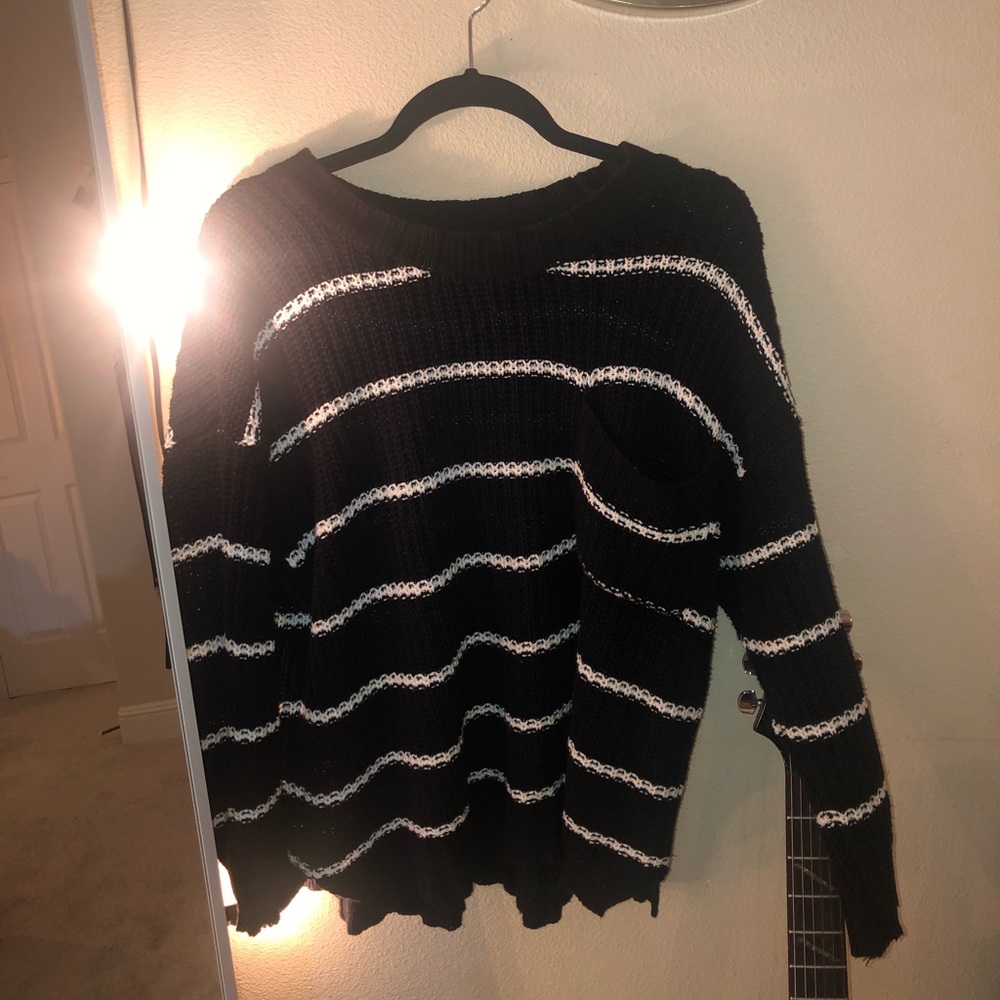 American Eagle Sweater!